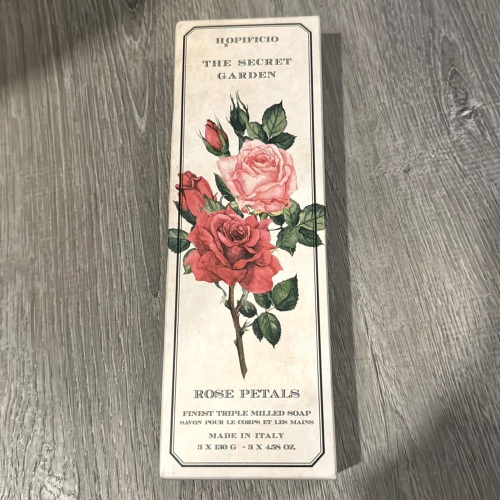 Soap Hopificio the secret garden rose petals